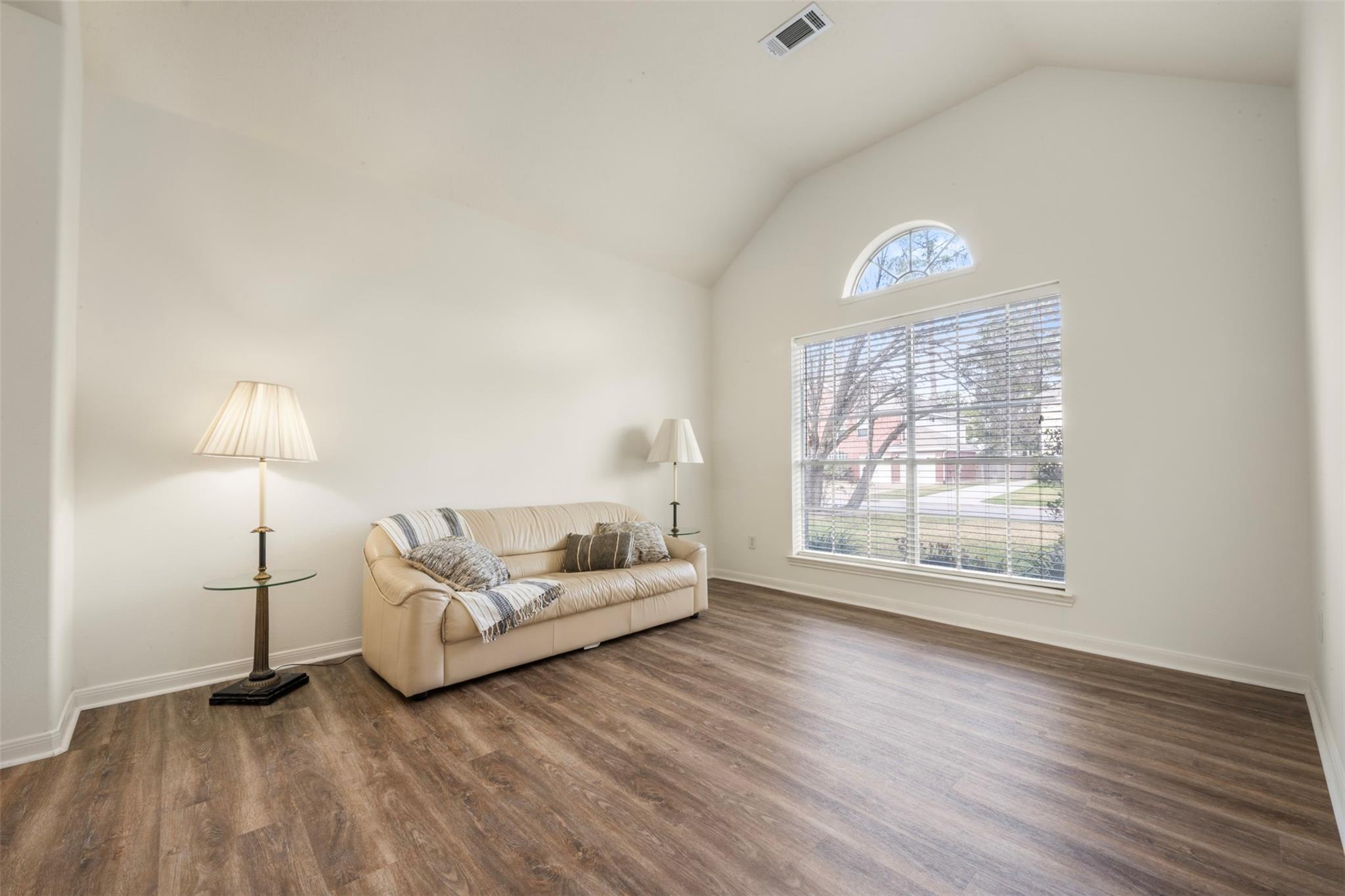 9211 Memorial Hills Drive