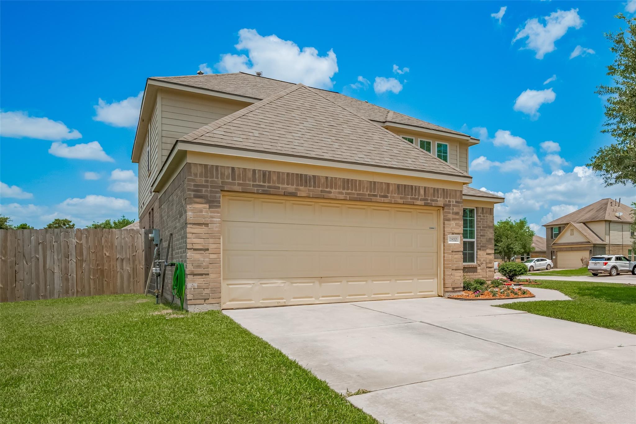 2810 Meadowbrook Lane