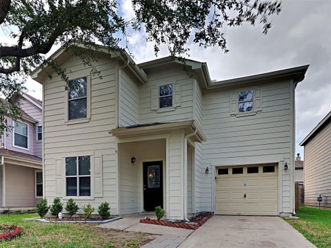 Homes For Sale - 427 Remington Creek Drive<br/> Houston, TX 77073
