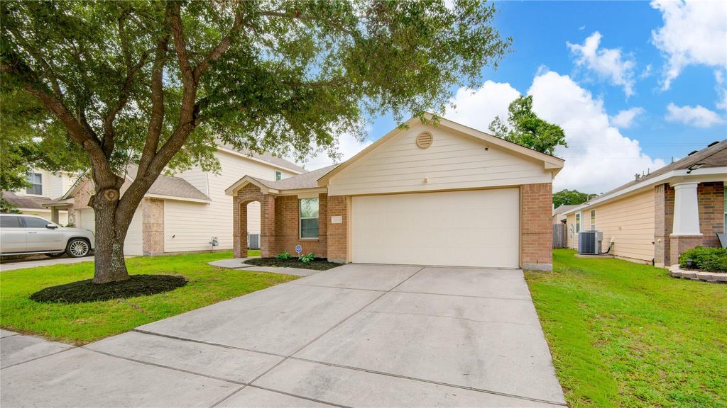 Photo of 20411 Clydesdale Ridge Drive, Humble, TX 77338 (MLS # 35315911)