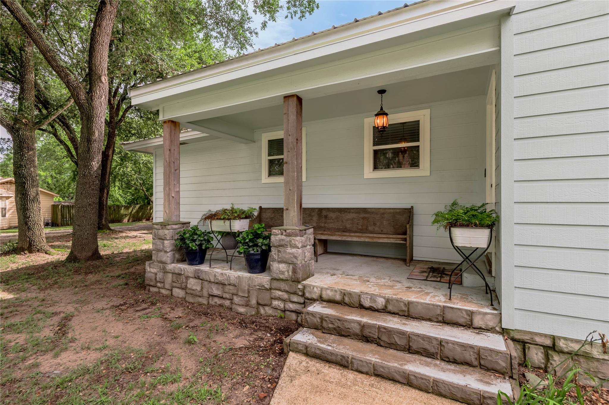 105 N Texas Street