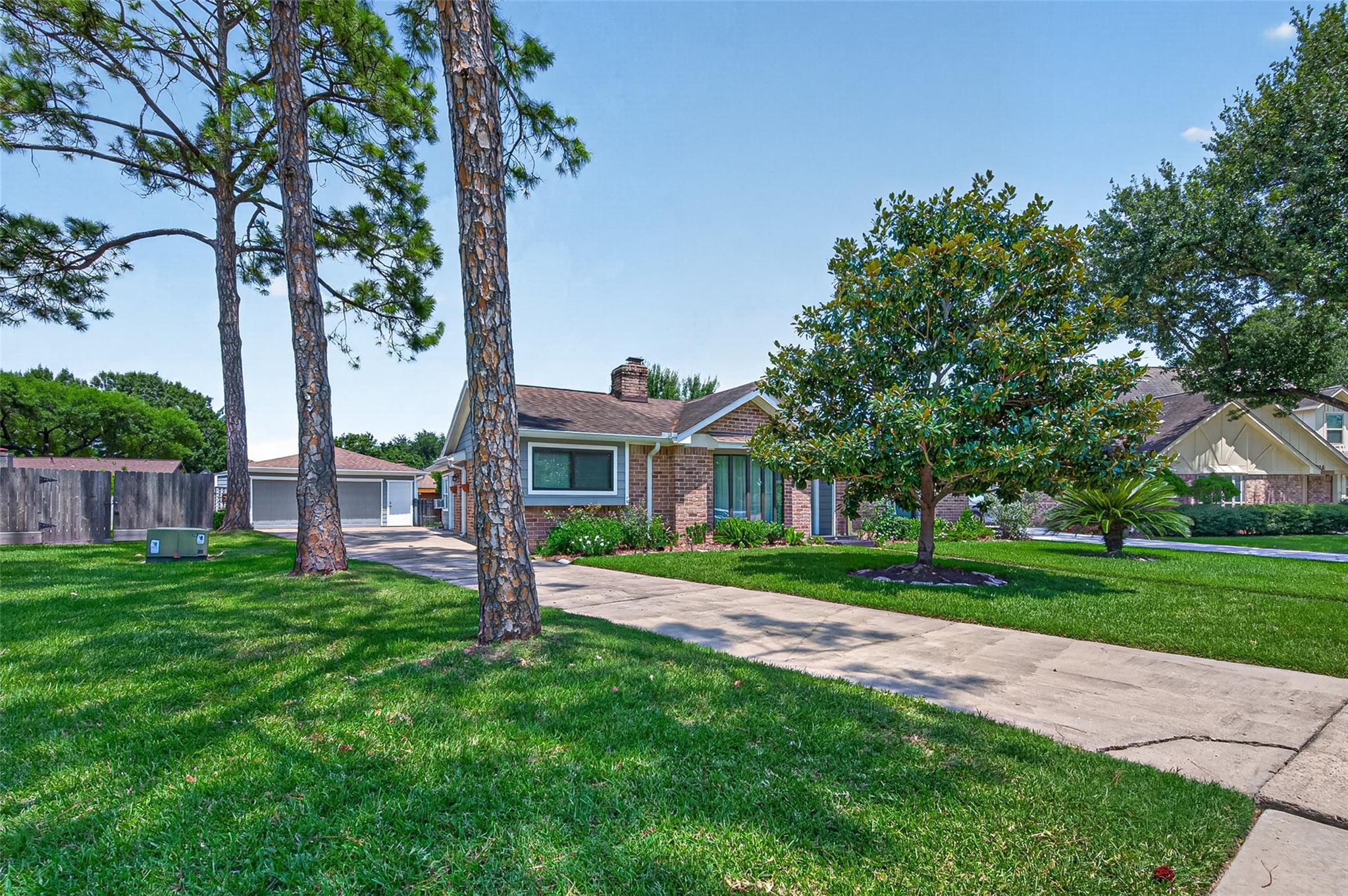 11818 Meadowdale Drive