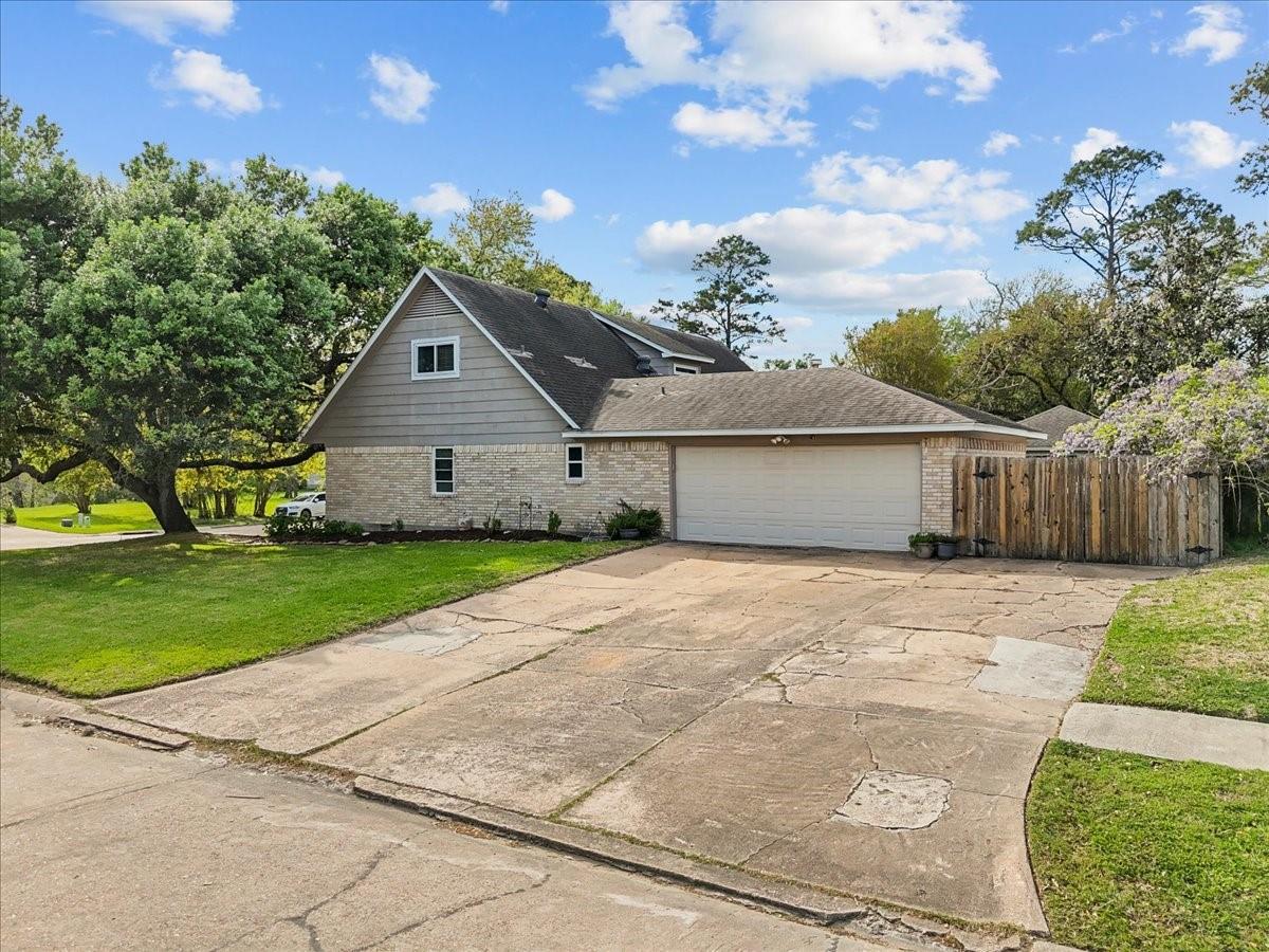 15431 Wandering Trail