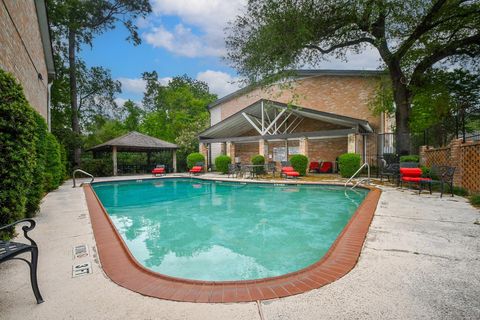 Photo of 1804 Stoney Brook Drive #202, Houston, TX 77063 (MLS # 2596323)