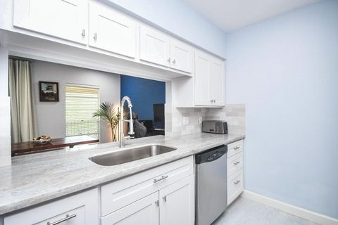 Tiny photo for 1804 Stoney Brook Drive #202, Houston, TX 77063 (MLS # 2596323)