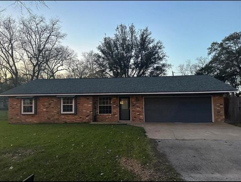 Photo of 1902 Trinity Street, League City, TX 77573 (MLS # 75201619)