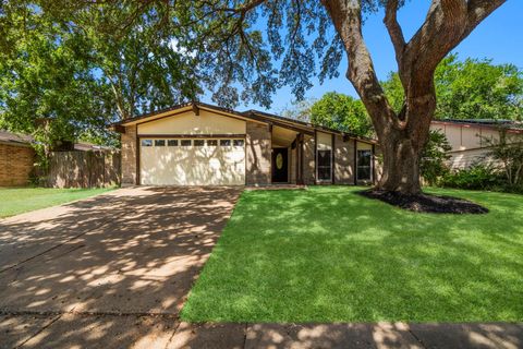 Photo of 15536 Camino Del Sol Drive, Houston, TX 77083 (MLS # 3912820)