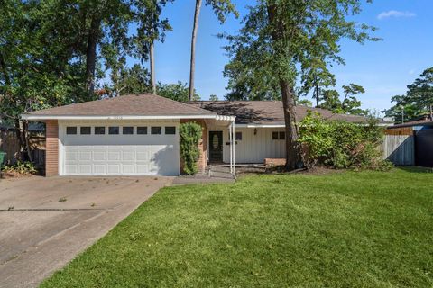 Photo of 10046 Cedardale Drive, Houston, TX 77055 (MLS # 83978769)