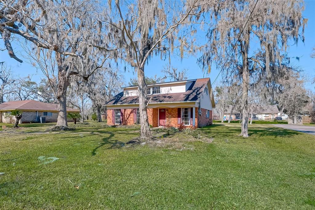 444 Southern Oaks Drive