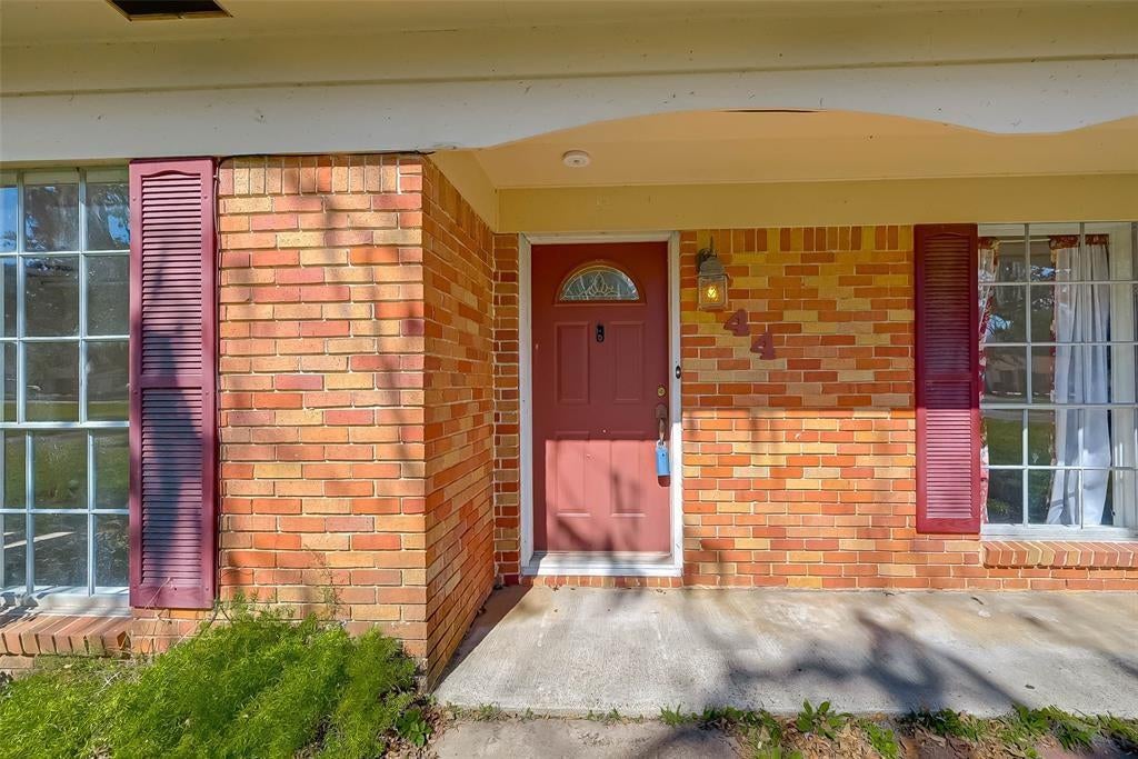 444 Southern Oaks Drive