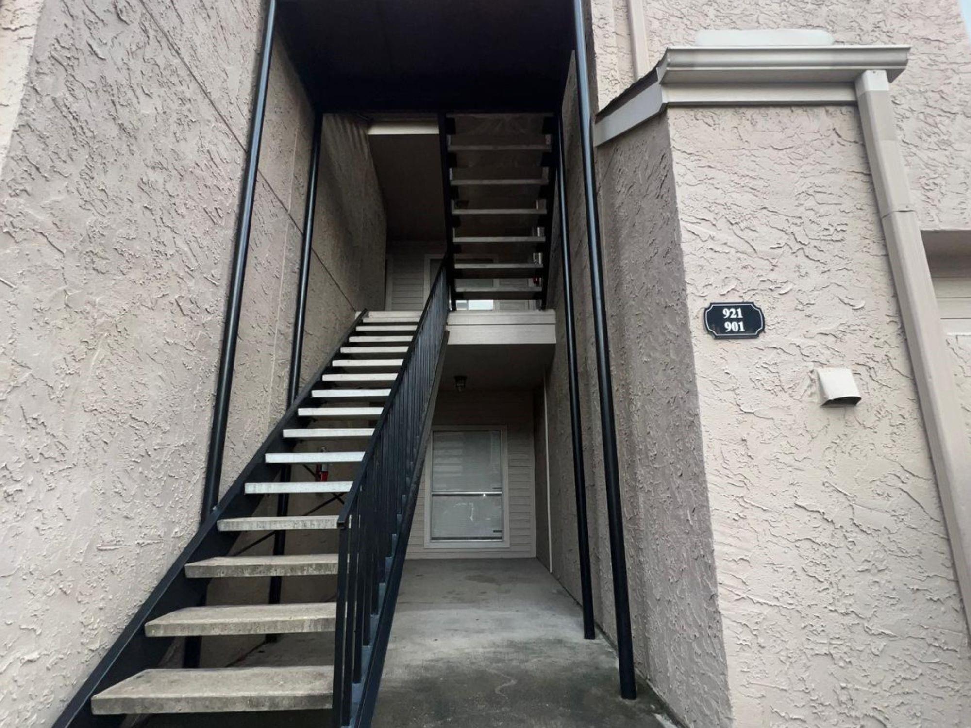 10855 Meadowglen Lane 903