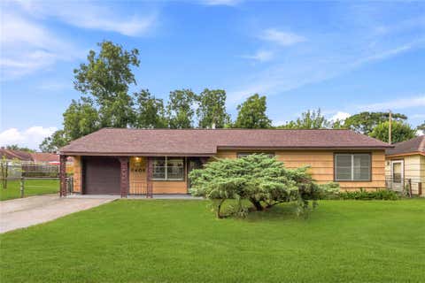 Photo of 8406 Highcrest Drive, Houston, TX 77055 (MLS # 97182307)