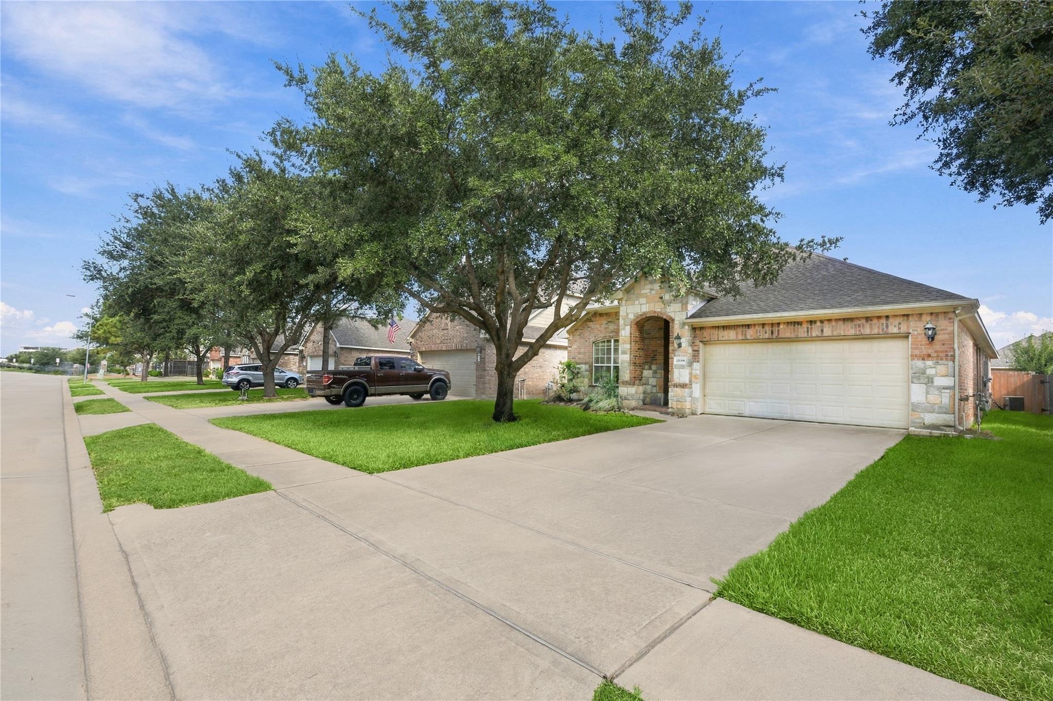 25018 Lakecrest Manor Drive