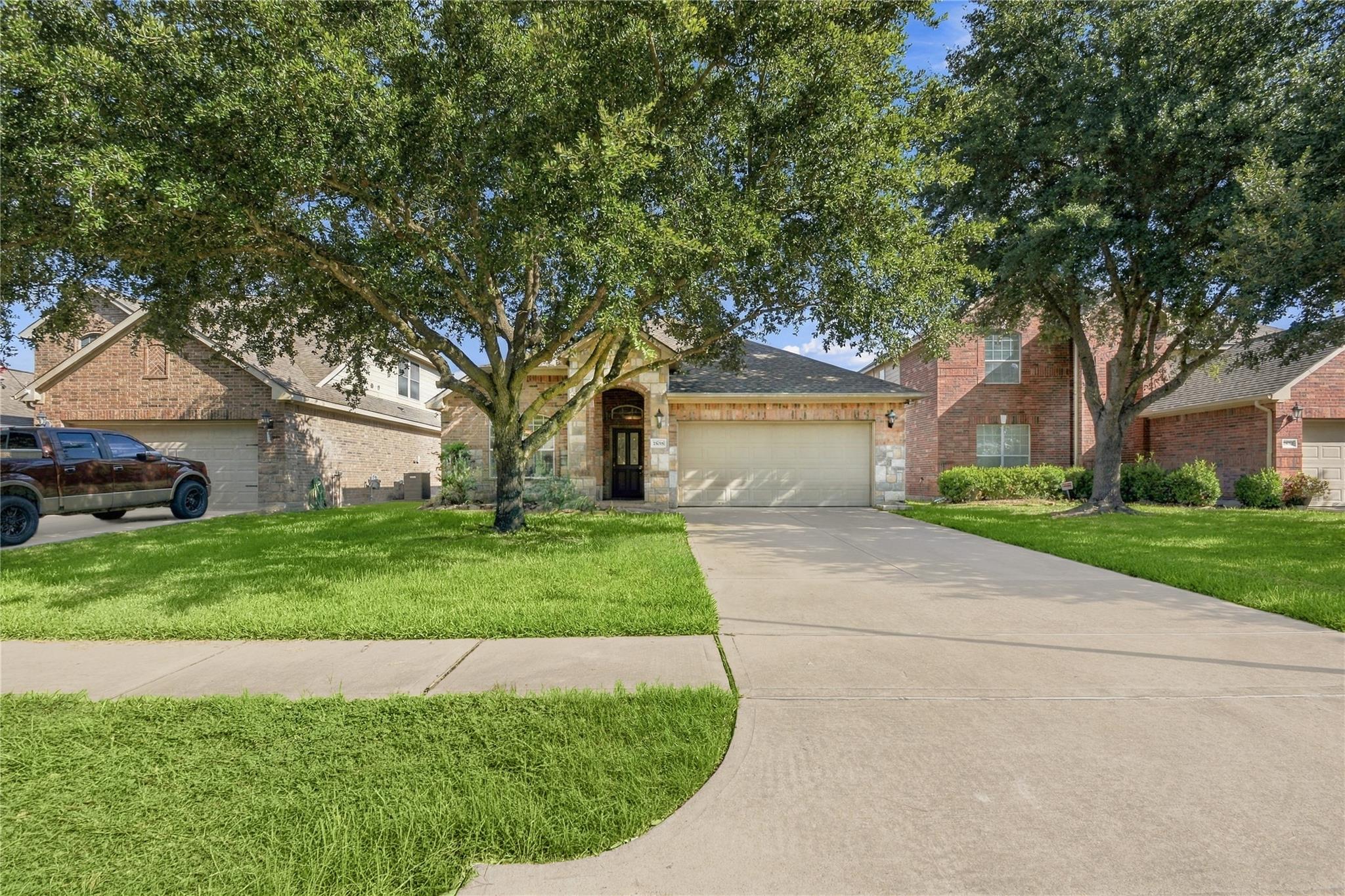 25018 Lakecrest Manor Drive