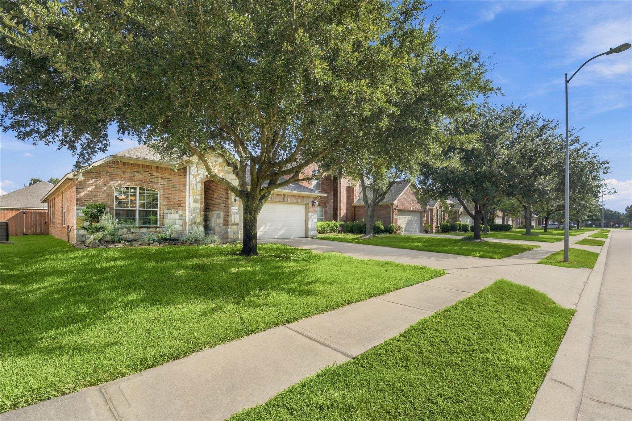 25018 Lakecrest Manor Drive