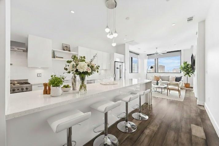 1211 Caroline Street 1504