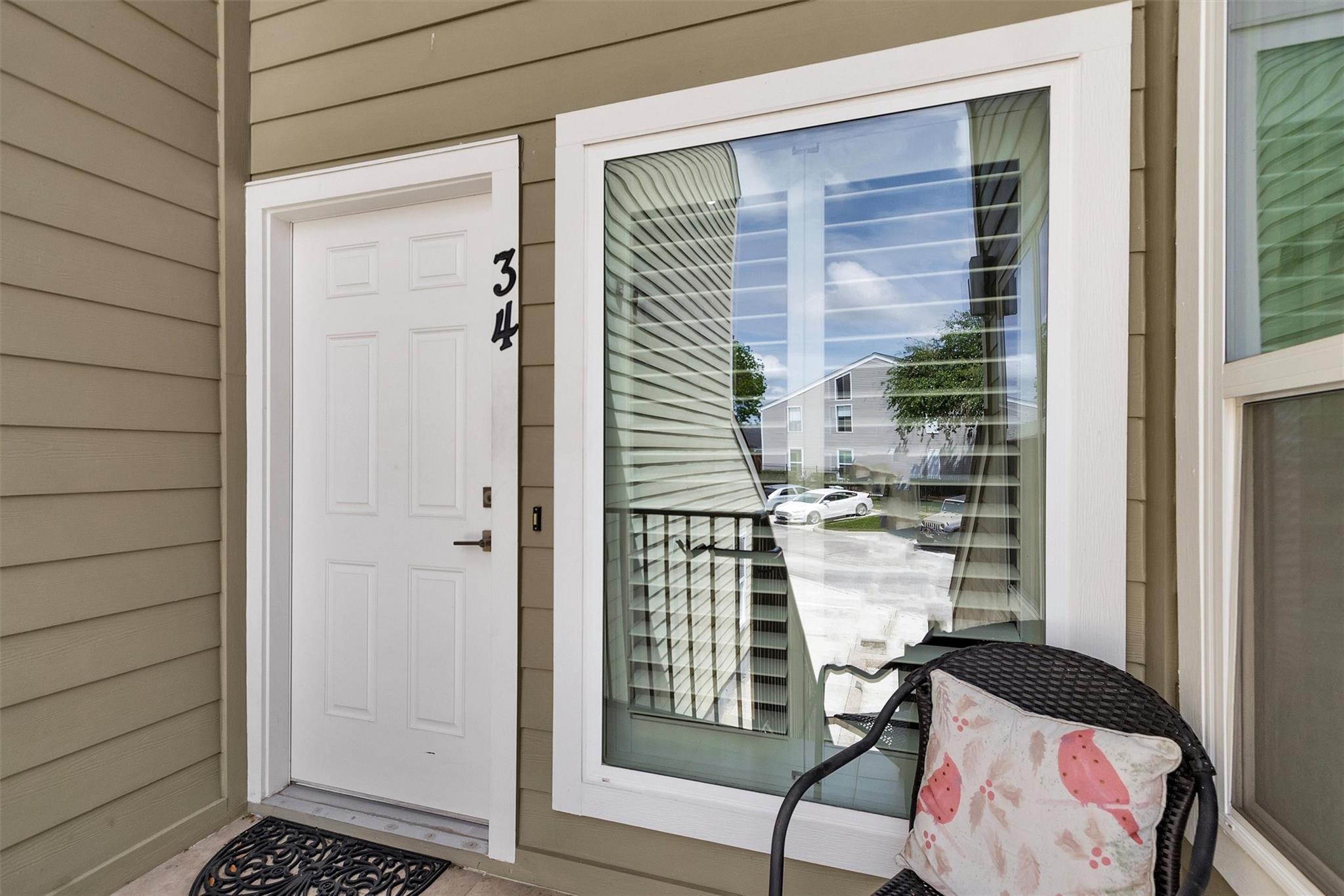 34 April Point Drive S