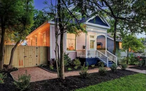 Photo of 3617 Avenue Q 1/2, Galveston, TX 77550 (MLS # 78289640)