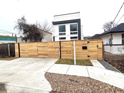 Photo of 1207 Collier Street, Houston, TX 77023 (MLS # 12322027)