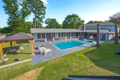 Photo of 218 Beaumont Drive, Magnolia, TX 77354 (MLS # 92504618)