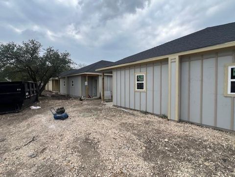 Photo of 1723 El Monte Boulevard, San Antonio, TX 78201 (MLS # 23260836)