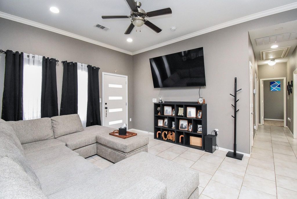 Photo of 10014 Sierra Drive, Houston, TX 77051 (MLS # 27793319)