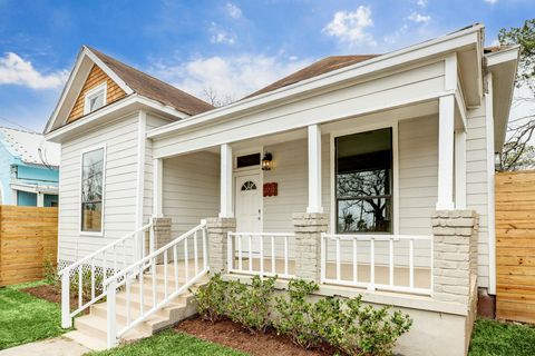 Photo of 2721 Engelke Street, Houston, TX 77003 (MLS # 56006399)
