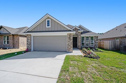 Photo of 14375 N Summerchase Circle, Willis, TX 77318 (MLS # 85204937)