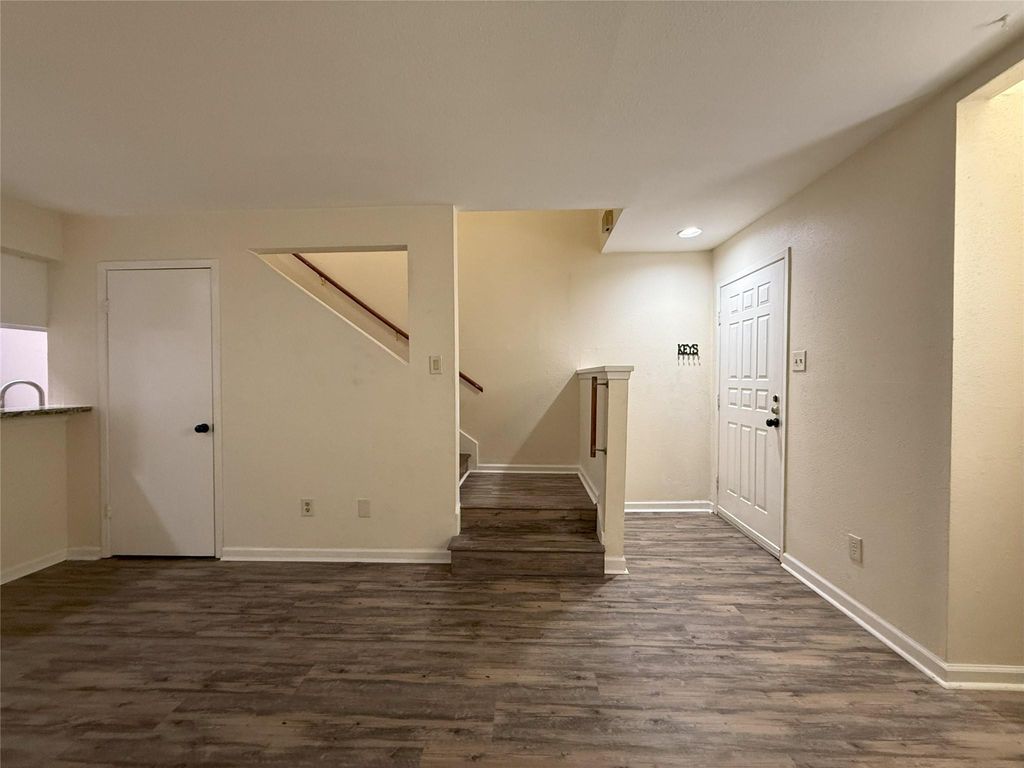 Photo of 2100 Wilcrest Drive #107, Houston, TX 77042 (MLS # 61883295)