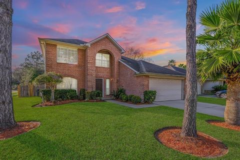 Photo of 11830 Hueco Tanks Drive, Sugar Land, TX 77498 (MLS # 48340373)