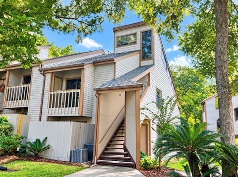 Photo of 3900 Aspen Drive #B201, Montgomery, TX 77356 (MLS # 6131640)