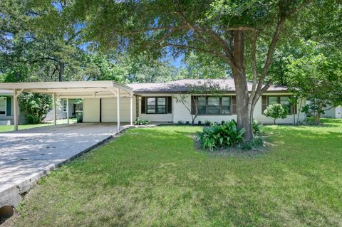 Photo of 210 Harris Boulevard, Conroe, TX 77301 (MLS # 6294102)