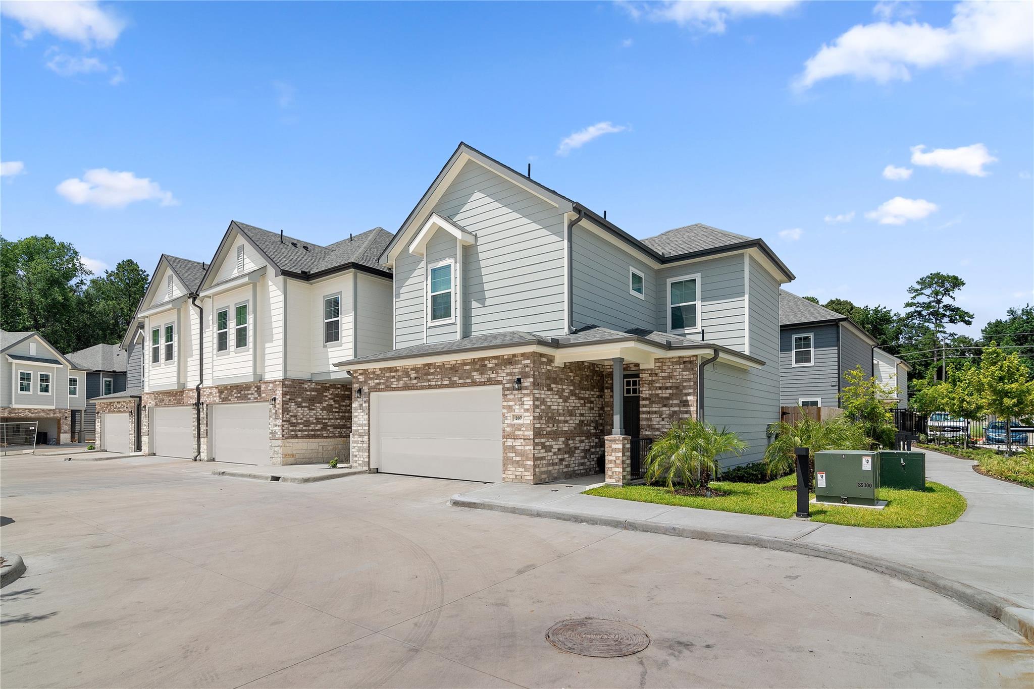 28325-301 Birnham Woods Drive