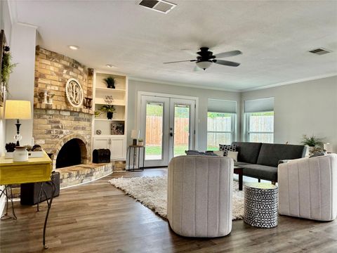 Photo of 16239 Brookford Drive, Houston, TX 77059 (MLS # 25651881)