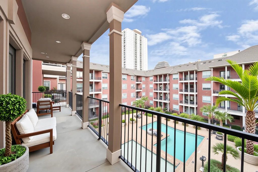 Photo of 2400 Mccue Road #333, Houston, TX 77056 (MLS # 30080495)