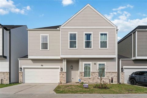 Photo of 405 Stoneworks Garden Lane Lane, Houston, TX 77076 (MLS # 34108661)