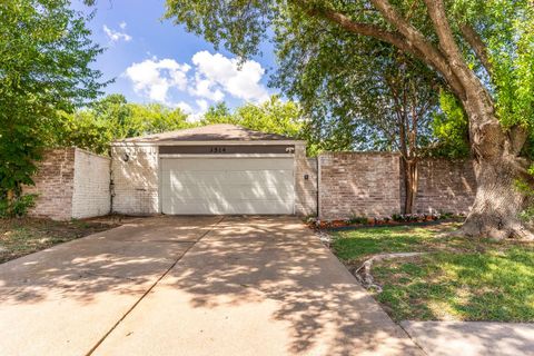 Photo of 3514 Vineyard Drive, Houston, TX 77082 (MLS # 4697903)