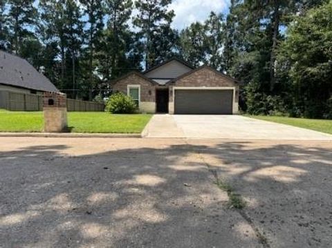 Photo of 611 Foxmeadow Lane, Cleveland, TX 77327 (MLS # 76693700) Photo of 611 Foxmeadow Lane, Cleveland, TX 77327 (MLS # 76693700)