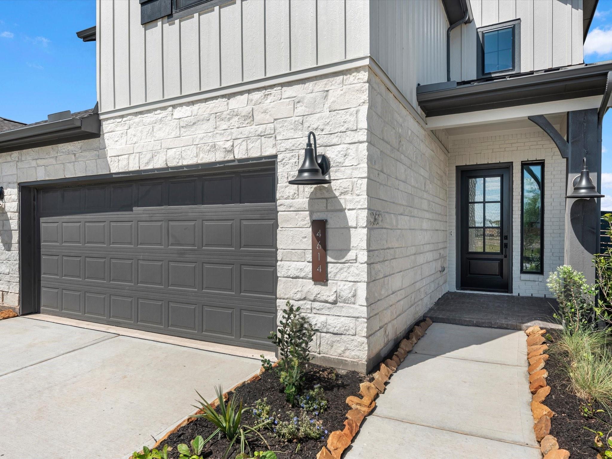 4614 Hydra Lane