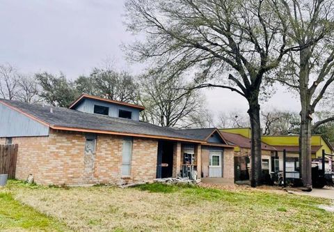 Photo of 13114 Maxim Drive, Houston, TX 77065 (MLS # 19195843)