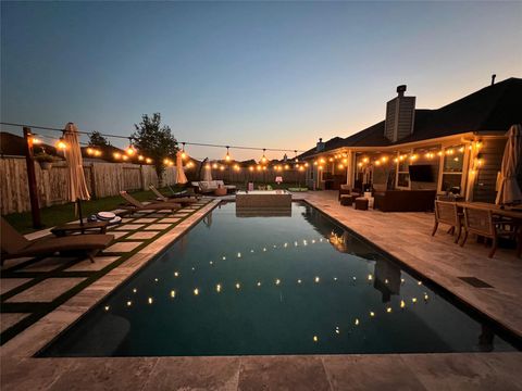 Homes For Sale - 117 7th Street<br/> League City, TX 77573