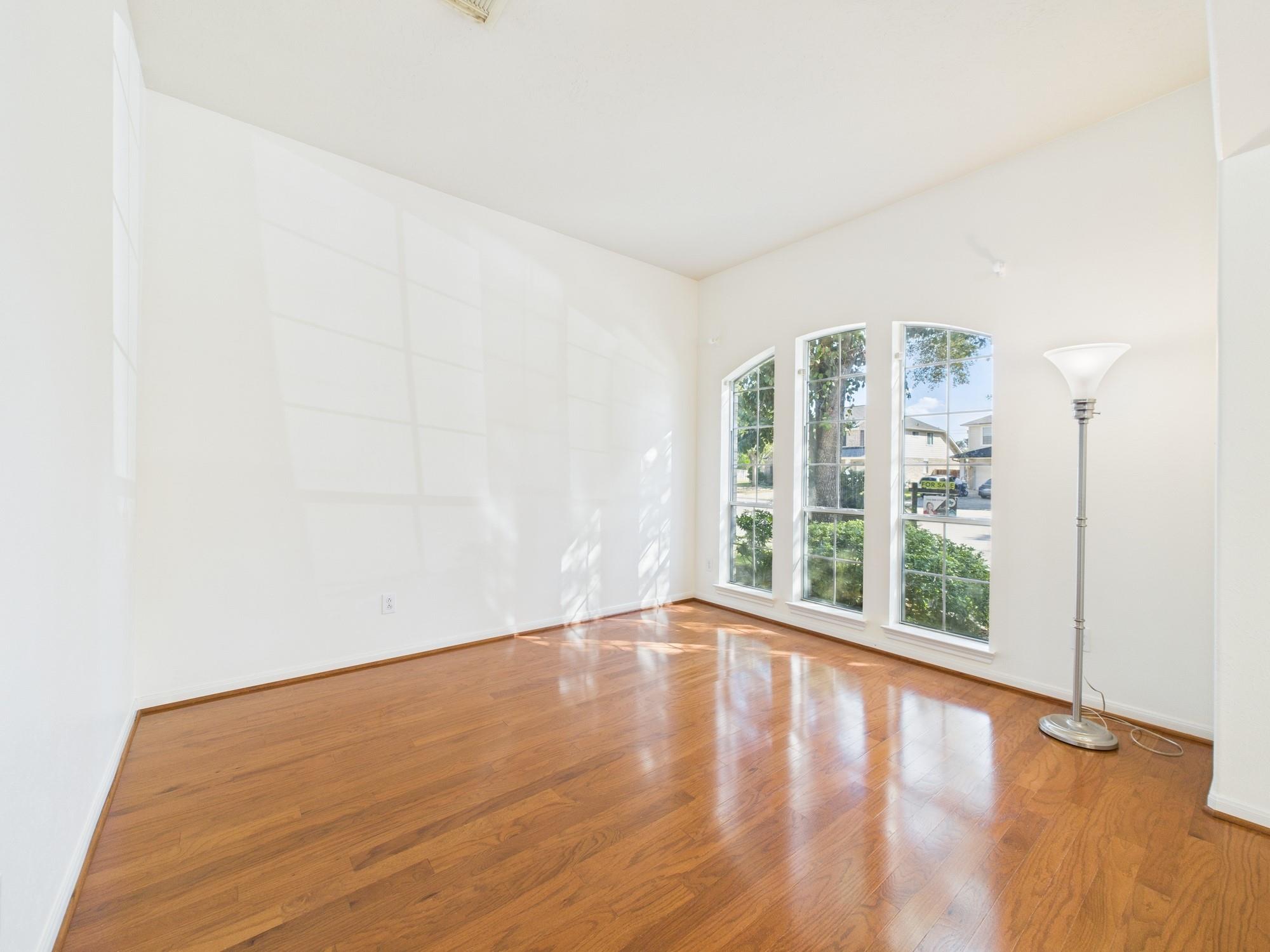 2207 Desert Vine Court