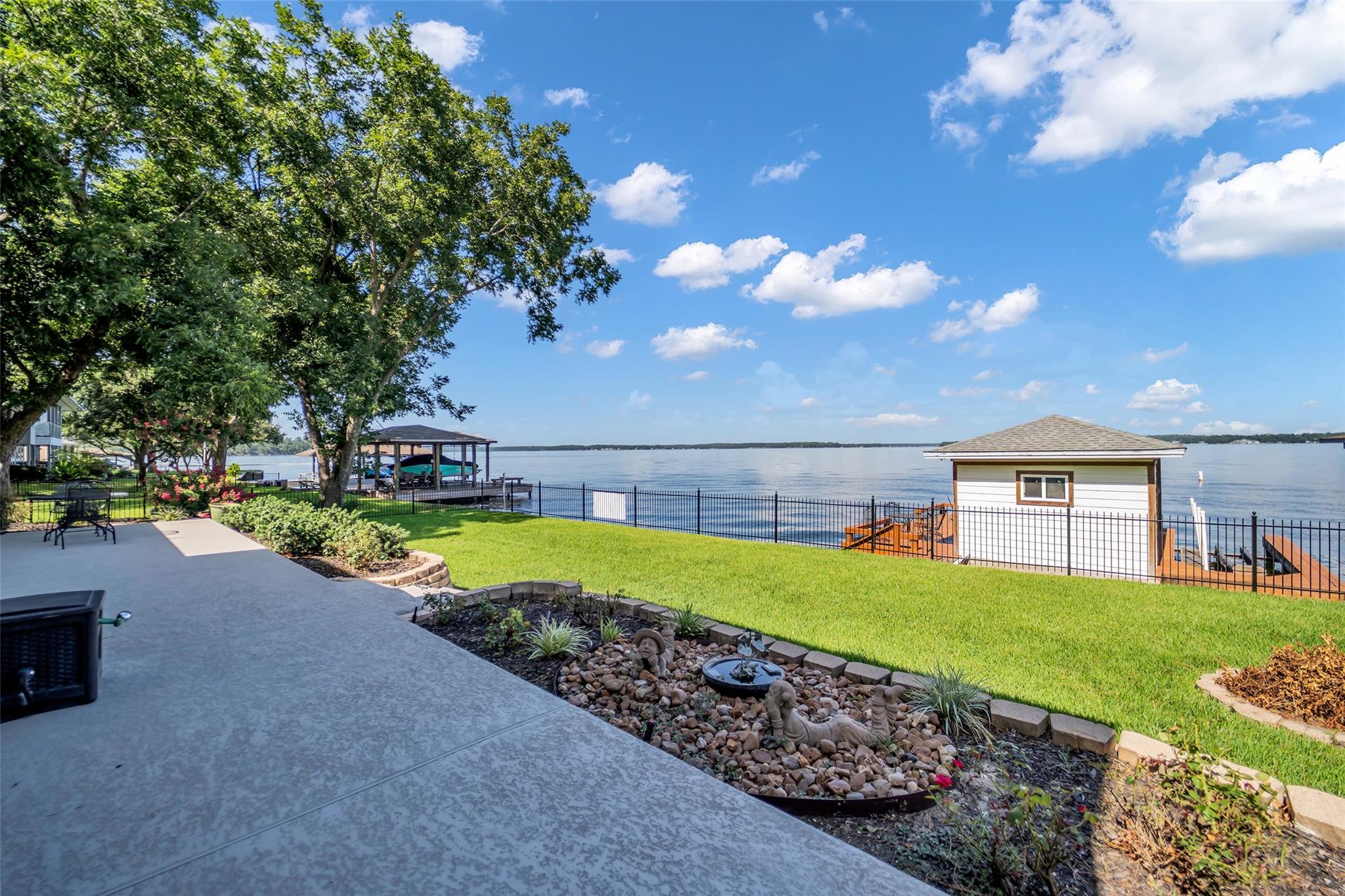 16314 Hunters Circle