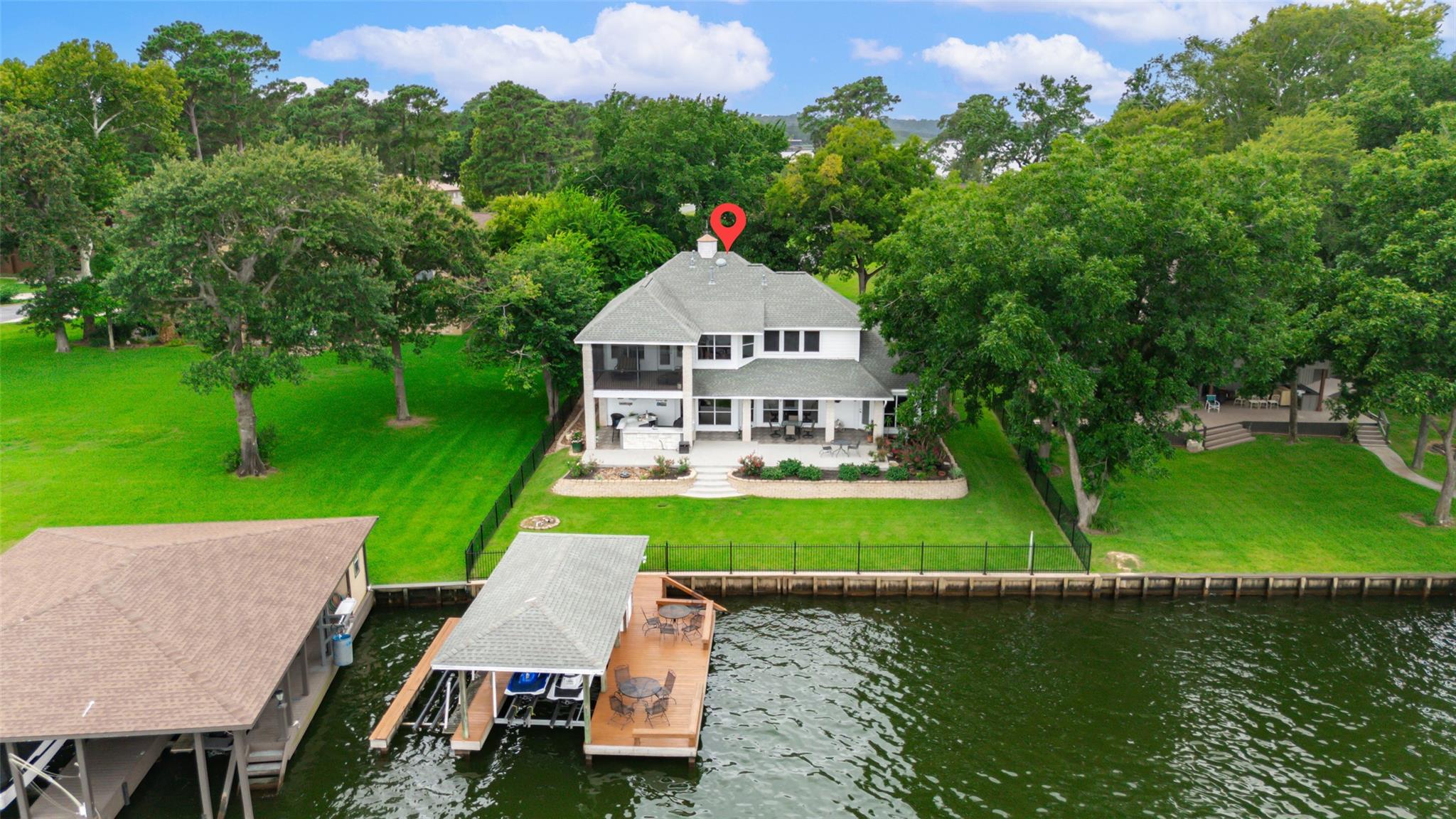 16314 Hunters Circle