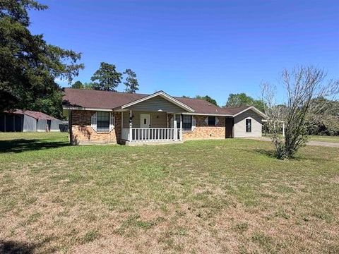 Homes For Sale - 8957 Tejas Ln Ln<br/> Hardin County, Silsbee, TX 77656