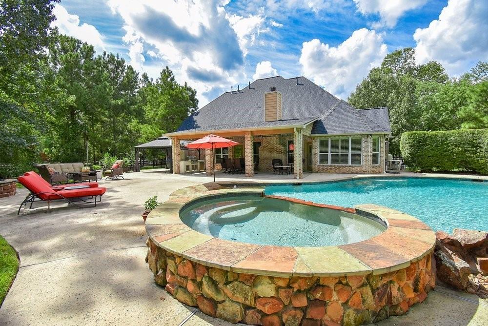 32719 Tall Oaks Way