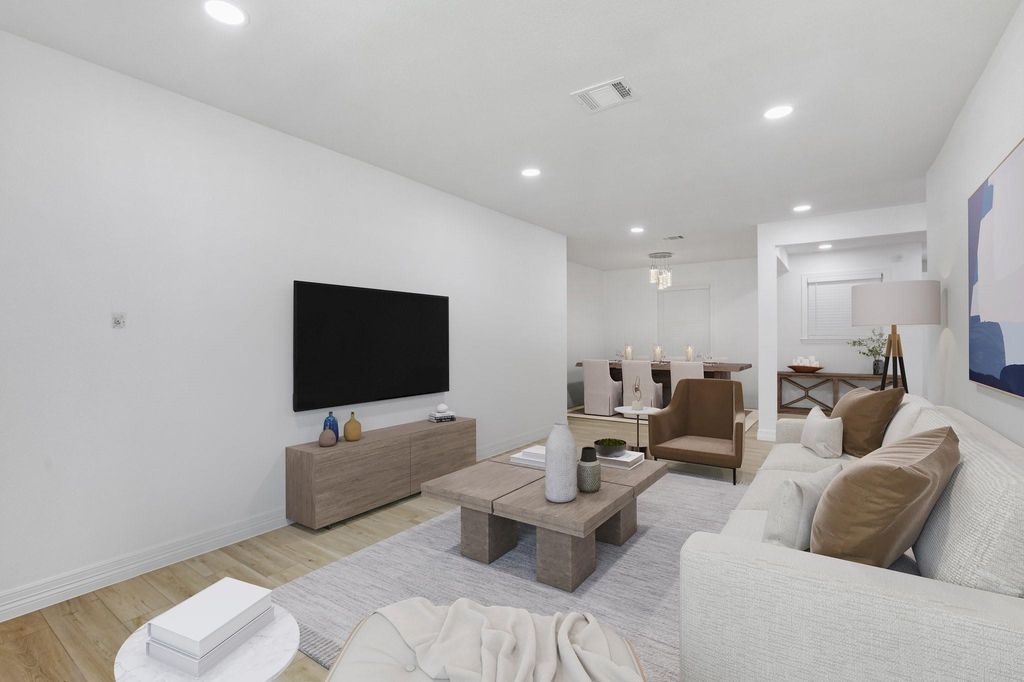 Photo of 6315 Thrush Dr, Houston, TX 77087 (MLS # 96483775)