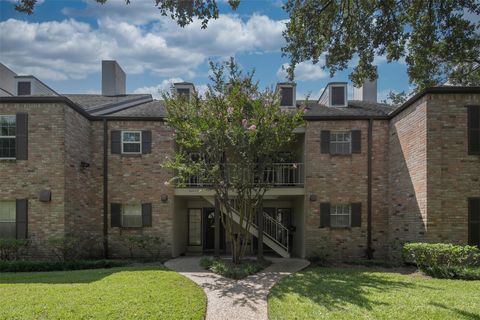 Photo of 12971 Trail Hollow Drive #A, Houston, TX 77079 (MLS # 18905777)