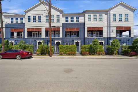 Photo of 707 Bringhurst Street, Houston, TX 77020 (MLS # 21808381)