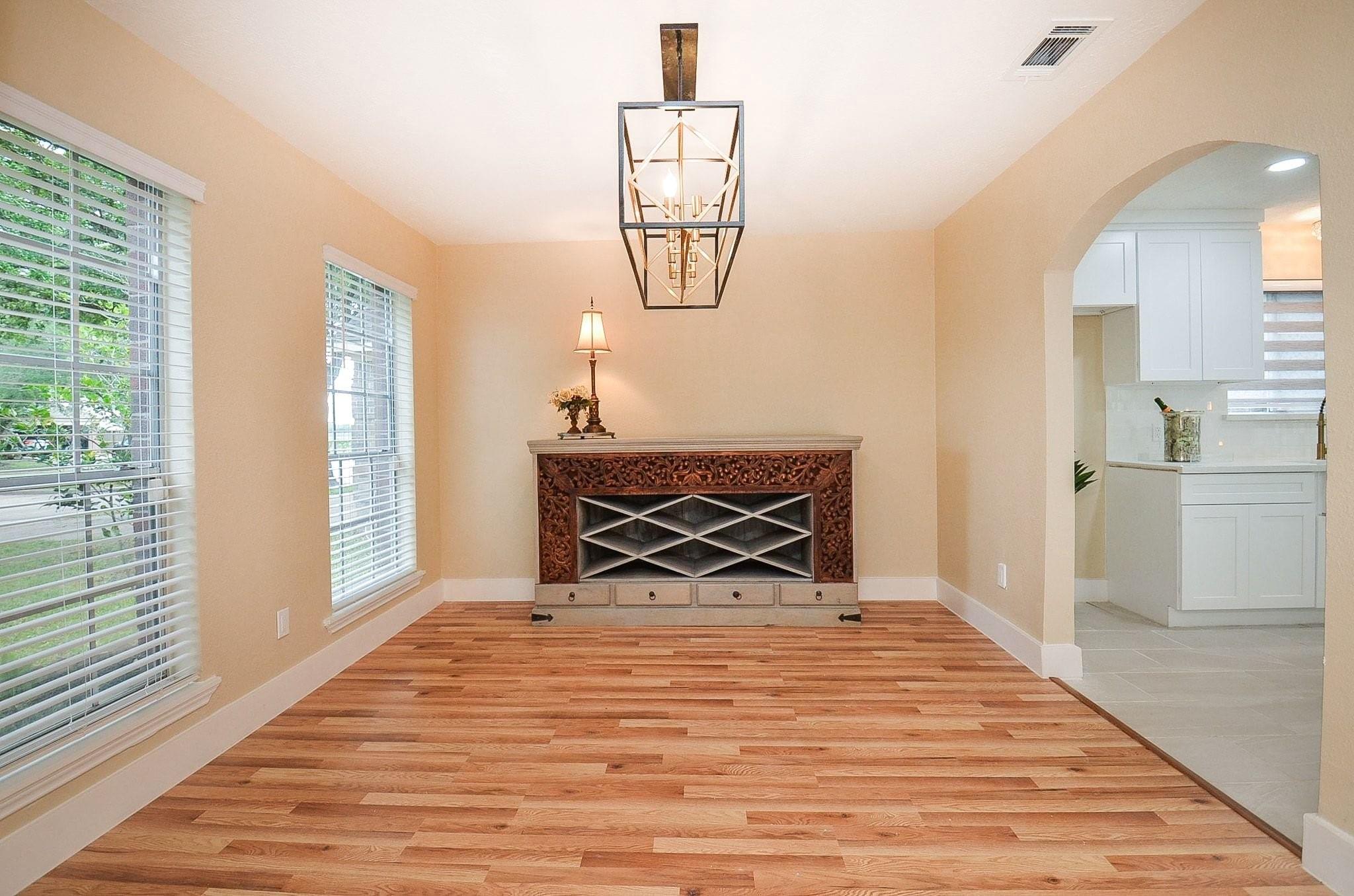 7006 Oak Prairie Court
